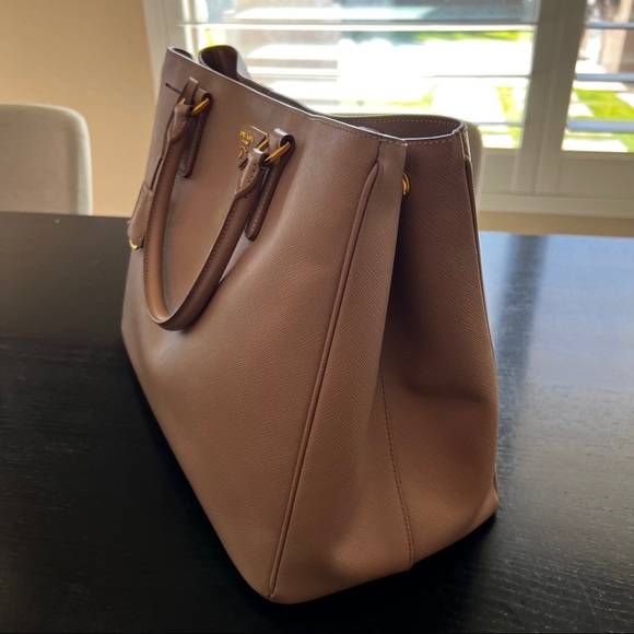 PRADA GALLERIA Saffiano Large bag in powder pink (SOLD) - Picture 10 of 12